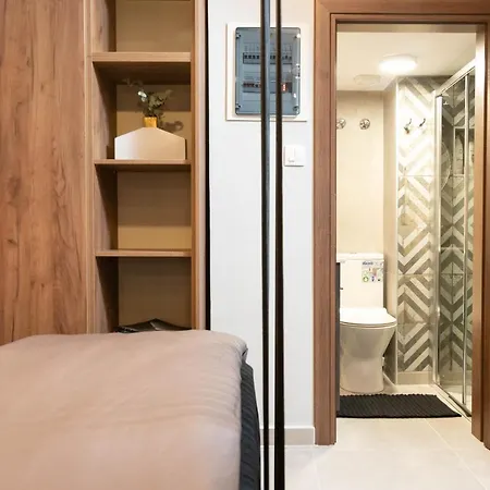 Apartment F & B Collection - Minilux For 3 *