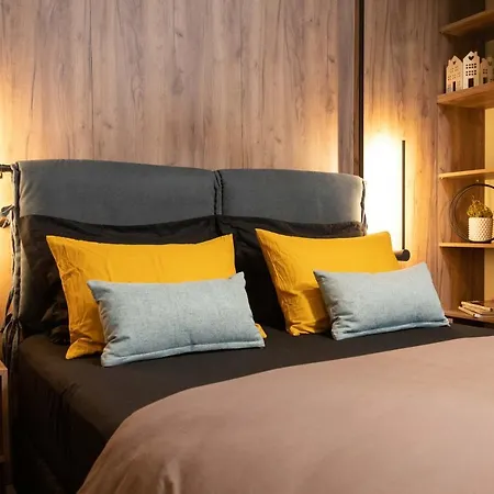 F & B Collection - Minilux For 3 Apartment